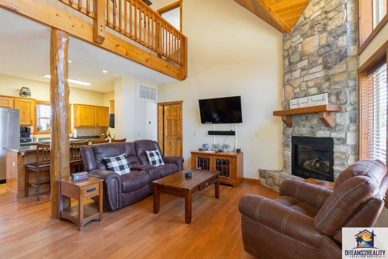 בראנסון Forest Heights Lodge - 6Br - Pool Table - Near Silver Dollar City - Free Tickets Included מראה חיצוני תמונה