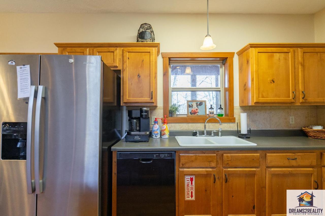 בראנסון Forest Heights Lodge - 6Br - Pool Table - Near Silver Dollar City - Free Tickets Included מראה חיצוני תמונה