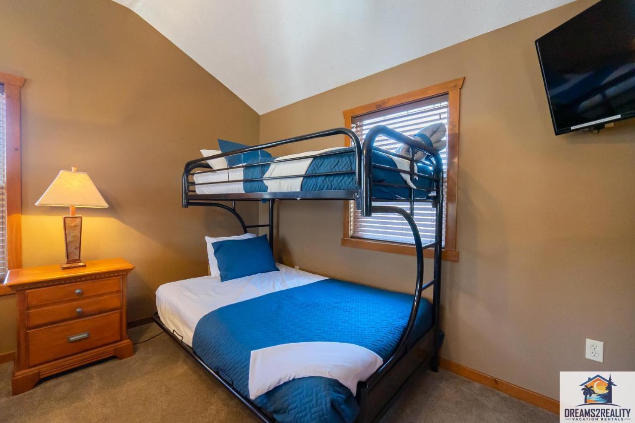 בראנסון Forest Heights Lodge - 6Br - Pool Table - Near Silver Dollar City - Free Tickets Included מראה חיצוני תמונה