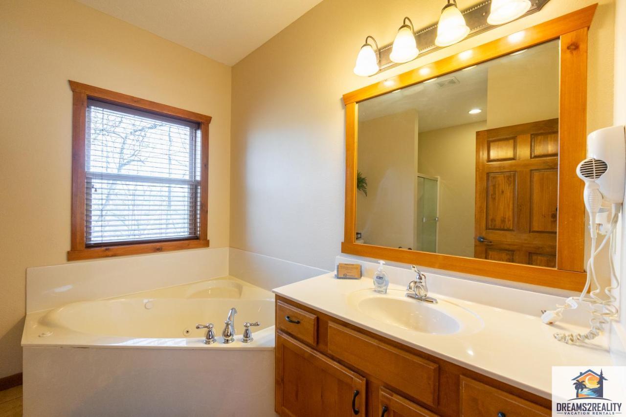 בראנסון Forest Heights Lodge - 6Br - Pool Table - Near Silver Dollar City - Free Tickets Included מראה חיצוני תמונה