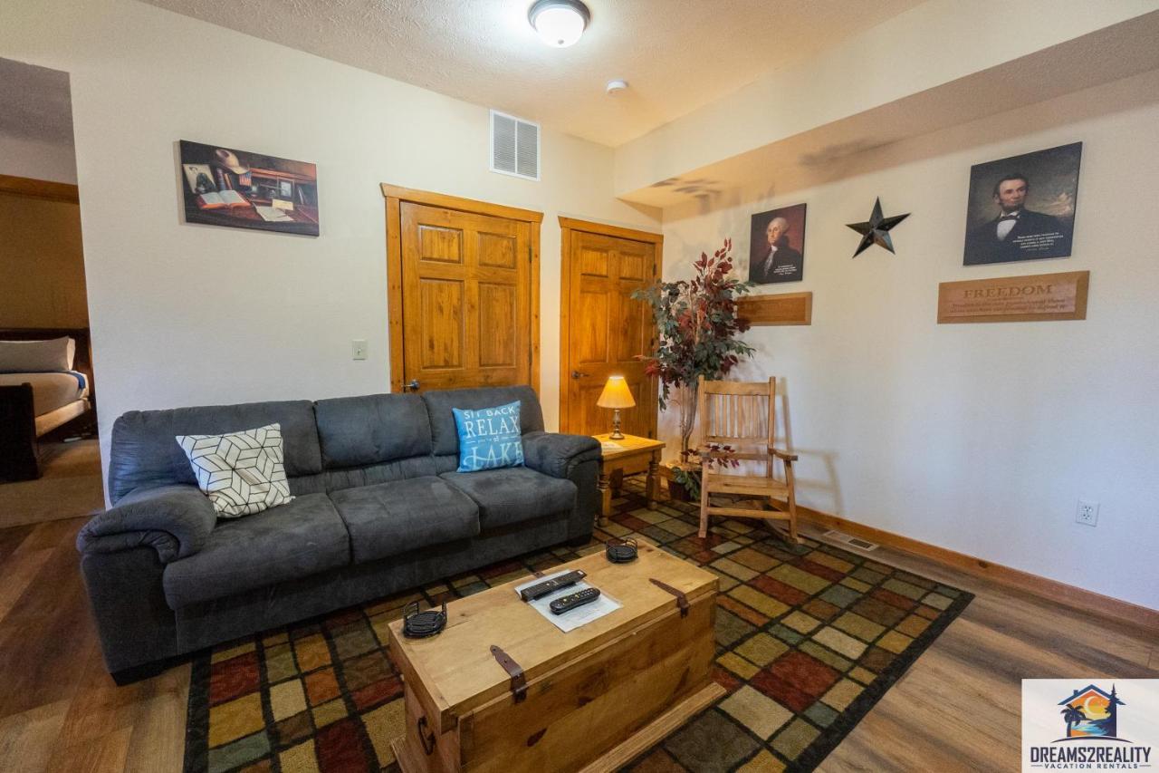 בראנסון Forest Heights Lodge - 6Br - Pool Table - Near Silver Dollar City - Free Tickets Included מראה חיצוני תמונה