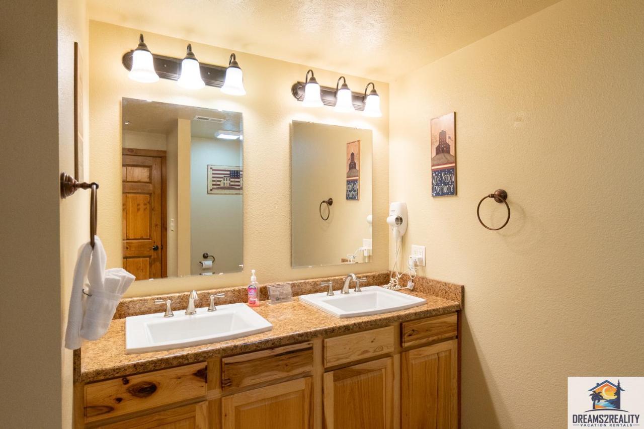 בראנסון Forest Heights Lodge - 6Br - Pool Table - Near Silver Dollar City - Free Tickets Included מראה חיצוני תמונה